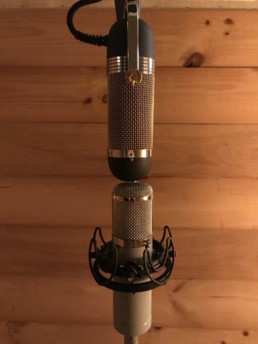 The R84A in M/S configuration with a cardioid tube mic set up as the Mid.